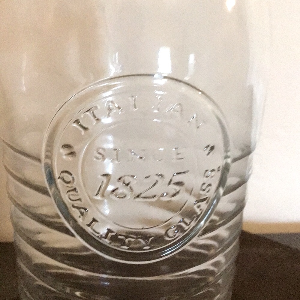 Swing-Top Italian Glass Decanter Ribbed Clear 40.5 oz Officina Bormioli Rocco - Picture 4 of 7